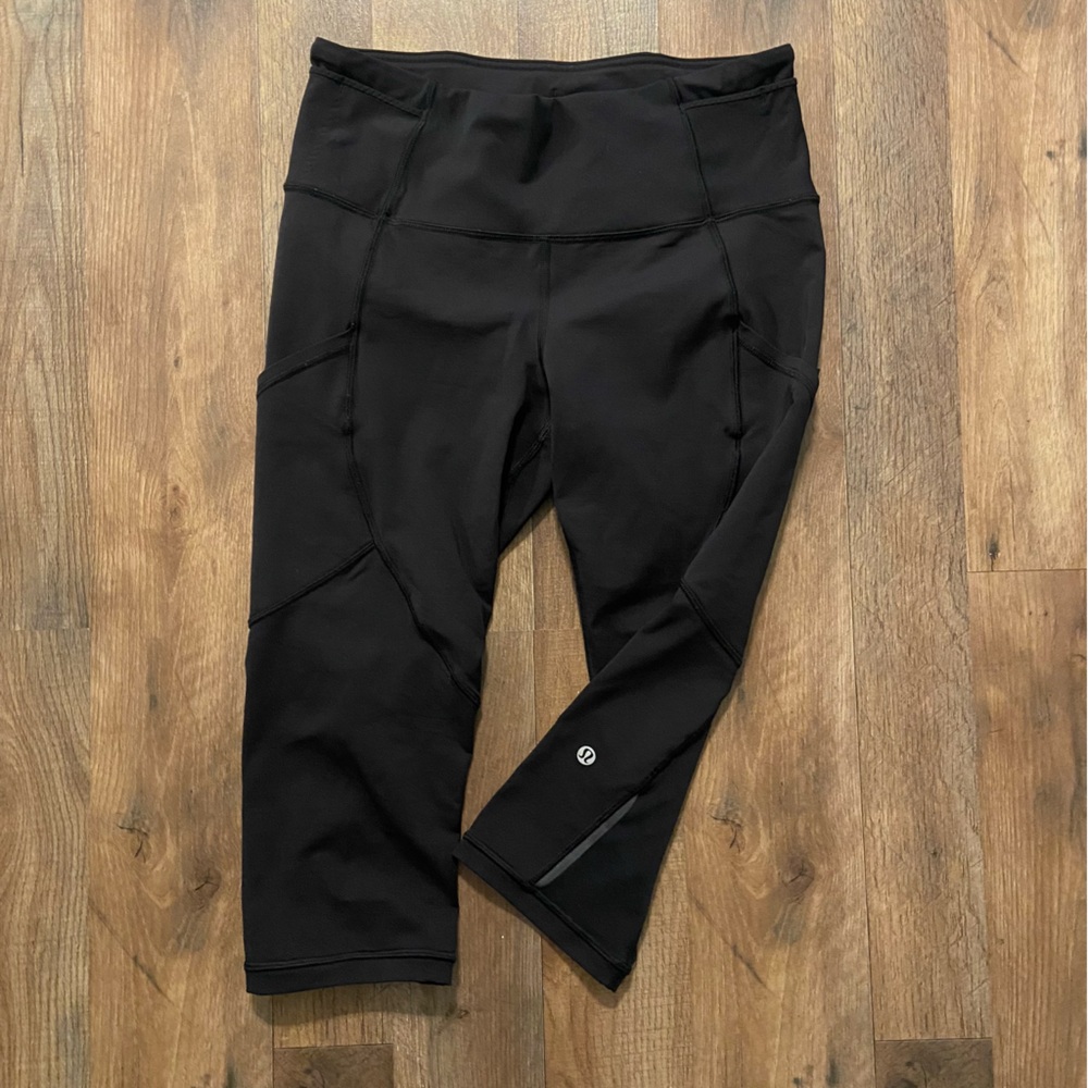 Lululemon size 8 cropped leggings